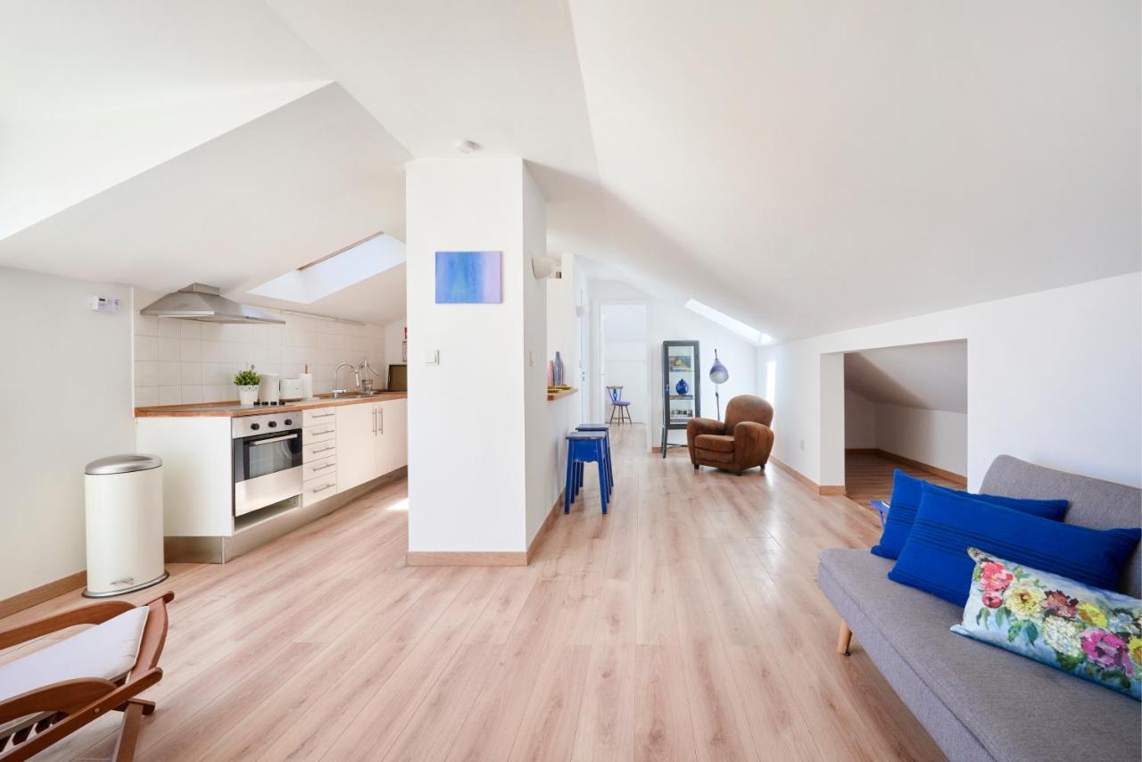 Sunny With Terrace.river View! Appartement